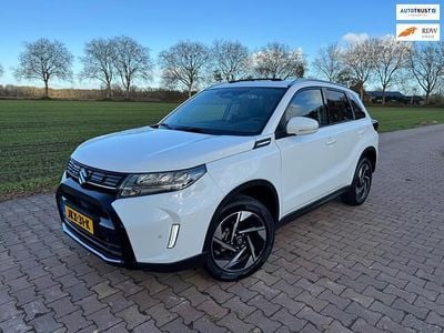 Wit Occasion 2025 Suzuki Vitara Style SUV | € 27.950 (Eerlijke prijs)