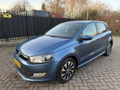 Blauw Occasion 2017 VW Polo Edition Hatchback | € 8.950 (Goede deal)