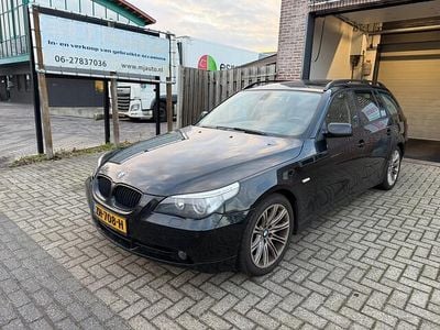 Zwart Occasion 2004 BMW 530 Stationwagen | € 2.999 (Super prijs)