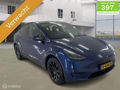 Blauw (metallic) Gebruikt 2022 Tesla Model Y Standard Range SUV | € 29.995 (Goede deal)