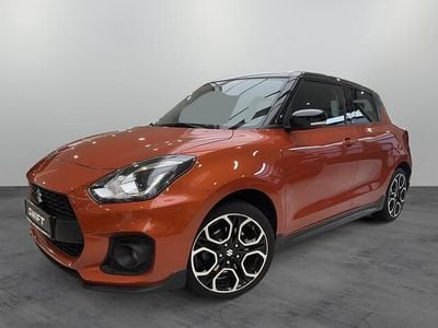 Oranje (metallic) Gebruikt 2024 Suzuki Swift Sport Hatchback | € 23.995 (Eerlijke prijs)