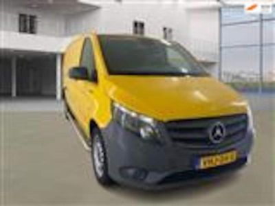 Geel Occasion 2020 Mercedes e-Vito MPV | € 5.999 (Iets duurder)