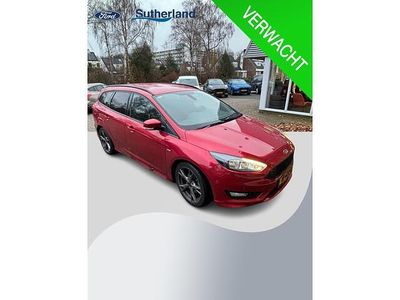 Rood Occasion 2018 Ford Focus ST-Line Stationwagen | € 12.345 (Eerlijke prijs)