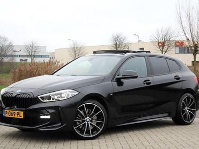 Zwart Gebruikt 2021 BMW 120 M Sport Hatchback | € 29.950 (Eerlijke prijs)