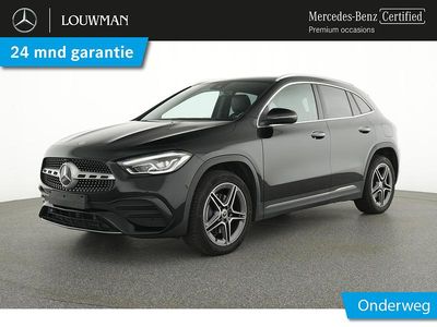 Donker 191 kosmoszwart metallic Occasion 2022 Mercedes GLA250 AMG SUV | € 39.945 (Eerlijke prijs)