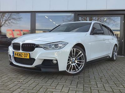Wit Occasion 2013 BMW 320 Executive Stationwagen | € 9.800 (Eerlijke prijs)