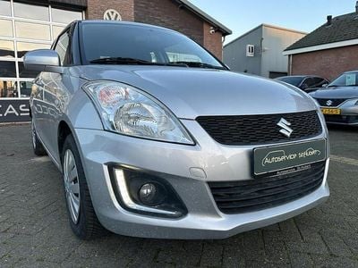 Grijs (metallic) Gebruikt 2017 Suzuki Swift Comfort Hatchback | € 9.850 (Eerlijke prijs)