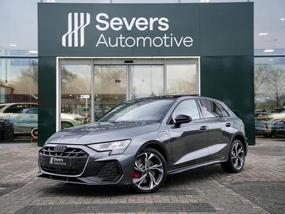 Grijs Nieuw 2025 Audi A3 Sportback e-tron Ambiente Hatchback | € 44.988 (Eerlijke prijs)
