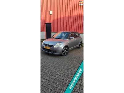 Occasion Suzuki Swift Exclusive 102 PK (75 kW) 2005 Grijs Hatchback