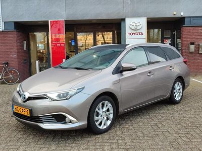 Bruin Occasion 2015 Toyota Auris Touring Sports Stationwagen | € 14.400 (Eerlijke prijs)