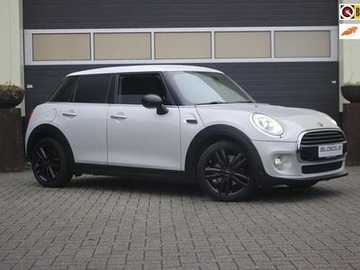 tweedehands Mini Cooper 1.5 Chili Serious Business | H/K | Navigatie |