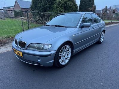 Grijs Occasion 2005 BMW 320 Sedan | € 2.999 (Goede deal)