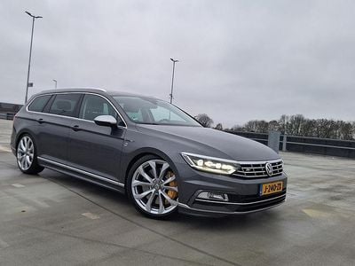 Grijs (metallic) Occasion 2016 VW Passat Edition Stationwagen | € 18.499 (Duur)
