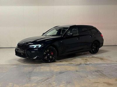 Zwart Occasion 2024 BMW 330e Shadowline Stationwagen | € 49.950 (Iets duurder)
