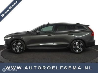 Grijs Gebruikt 2019 Volvo V60 CC Stationwagen | € 27.950 (Duur)