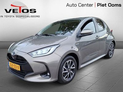 Bruin Gebruikt 2021 Toyota Yaris Hybrid Hatchback | € 20.750 (Iets duurder)