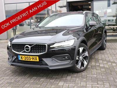 Zwart Gebruikt 2021 Volvo V60 CC Pro Stationwagen | € 35.900