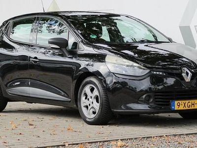 Zwart Gebruikt 2014 Renault Clio IV Authentique Hatchback | € 7.900 (Duur)