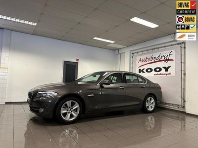 tweedehands BMW 520 5-SERIE i * 64.240 km + NAP / Automaat / Leder / Navigatie / Xenon / NL Auto *