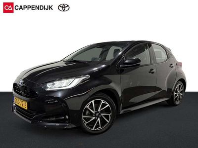 Zwart Occasion 2023 Toyota Yaris Hybrid Hatchback | € 23.899 (Eerlijke prijs)