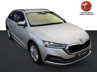 Grijs (metallic) Occasion 2021 Skoda Octavia Business Line Stationwagen | € 21.950 (Iets duurder)