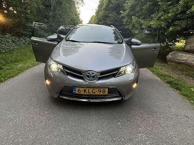 Occasion 2013 Toyota Auris Hybrid Executive Sedan | € 11.750 (Eerlijke prijs)
