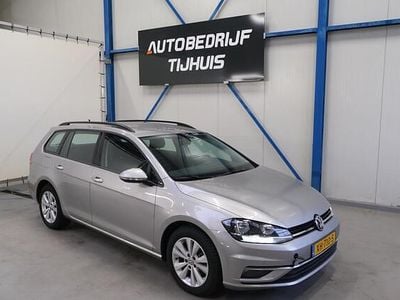 Grijs (metallic) Gebruikt 2019 VW Golf VII Comfortline Stationwagen | € 6.900