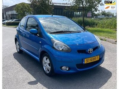 Occasion Toyota Aygo 68 PK (50 kW) 2010 Blauw Hatchback