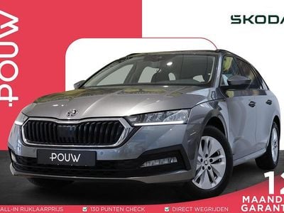Grijs Gebruikt 2023 Skoda Octavia Ambition Stationwagen | € 19.950 (Eerlijke prijs)