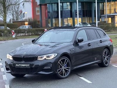 Zwart Occasion 2021 BMW 330 M Sport Stationwagen | € 38.950 (Eerlijke prijs)