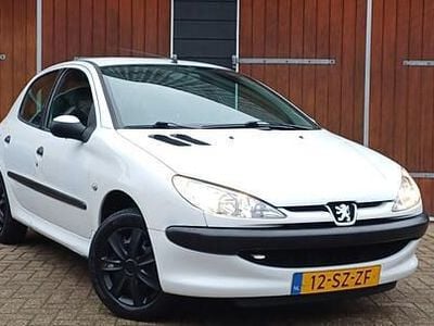 Wit Gebruikt 2006 Peugeot 206 Hatchback | € 1.750 (Eerlijke prijs)
