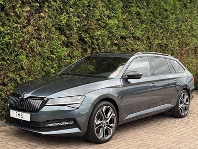 Grijs (metallic) Gebruikt 2021 Skoda Superb SportLine Stationwagen | € 29.890 (Iets duurder)