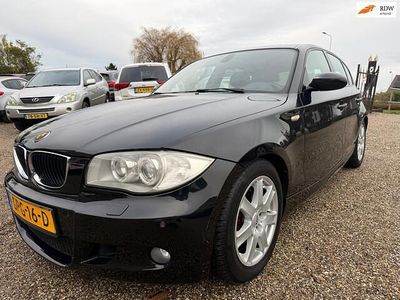 Zwart Gebruikt 2005 BMW 120 Hatchback | € 4.950 (Eerlijke prijs)