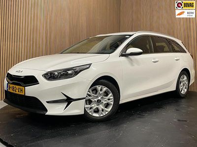 Wit Occasion 2022 Kia Ceed Hatchback | € 17.995 (Eerlijke prijs)