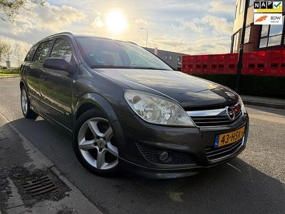 Grijs Gebruikt 2009 Opel Astra Executive Stationwagen | € 1.945 (Eerlijke prijs)