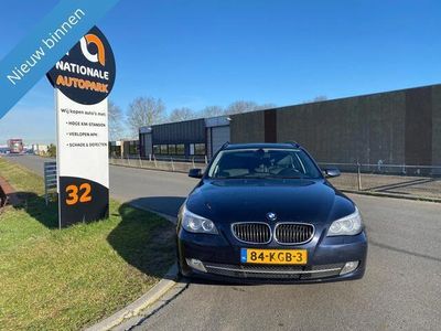 tweedehands BMW 502 5-SERIE * 2009 *DKM * 2.0 D * AIRCO * CRUISE CONTROL * XENON * NAVI * TREKHAAK * SCHUIF/KANTEL DAK * PARKEERSENSOREN * APK *