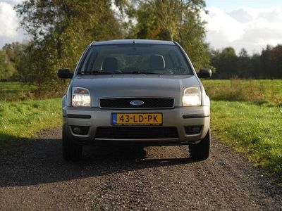 Grijs Gebruikt 2002 Ford Fusion MPV | € 1.495