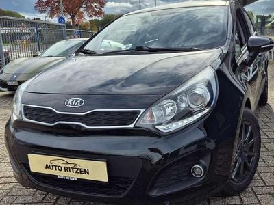 Zwart Gebruikt 2012 Kia Rio MPV | € 4.000 (Goede deal)