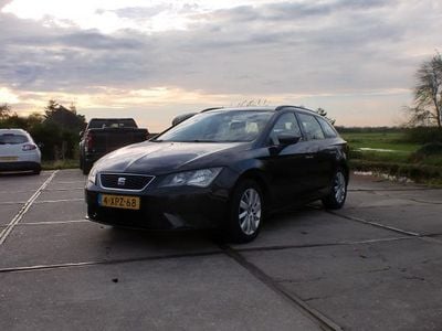 Zwart (metallic) Occasion 2014 Seat Leon ST Stationwagen | € 4.750 (Eerlijke prijs)