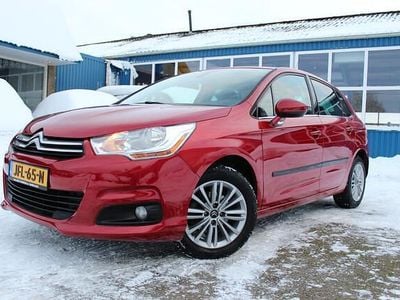 Rood (parellak) Occasion 2011 Citroën C4 Tendance Hatchback | € 5.888 (Eerlijke prijs)