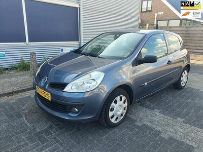 Occasion Renault Clio II 75 PK (55 kW) 2008 Blauw Hatchback