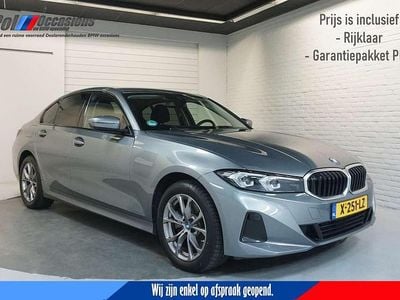 Grijs Occasion 2023 BMW 320e Sedan | € 31.800 (Eerlijke prijs)