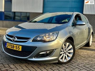 Grijs Occasion 2013 Opel Astra Cosmo Hatchback | € 4.999 (Goede deal)