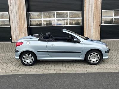 Grijs Occasion 2002 Peugeot 206 CC Cabriolet | € 1.350 (Eerlijke prijs)
