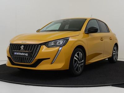 Occasion Peugeot 208 Allure 101 PK (74 kW) 2023 Geel Hatchback