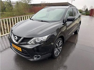 Zwart Occasion 2016 Nissan Qashqai N-Connecta SUV | € 13.750 (Eerlijke prijs)