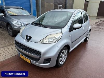 Occasion Peugeot 107 68 PK (50 kW) 2009 Grijs (metallic) Hatchback