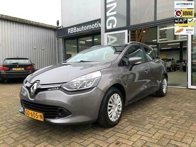 tweedehands Renault Clio IV Estate 1.5 dCi ECO Expression navigatie airconditioning cruise controle elektrische pakket parkeersensoren