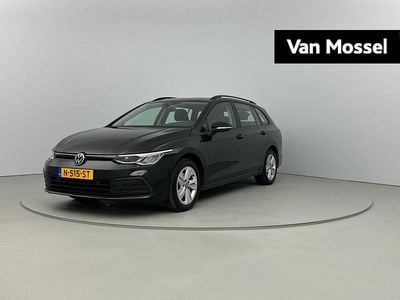 Zwart Occasion 2022 VW Golf VIII Life Stationwagen | € 19.900 (Eerlijke prijs)