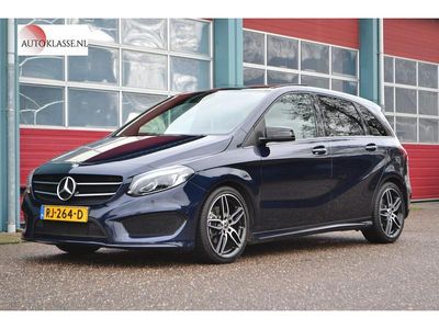 Blauw (metallic) Gebruikt 2017 Mercedes B180 AMG MPV | € 19.995 (Eerlijke prijs)
